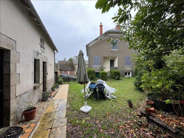 Maison en pierre de 11 pièces principales — photo du bien