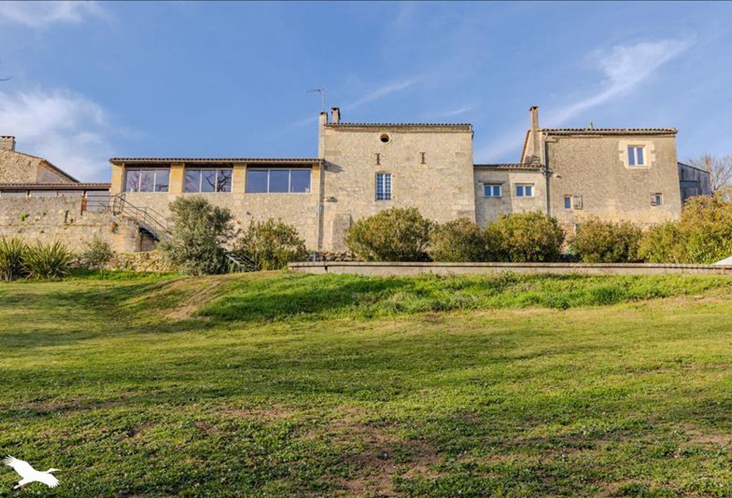 Maison en pierre de 7 pièces principales — photo 1