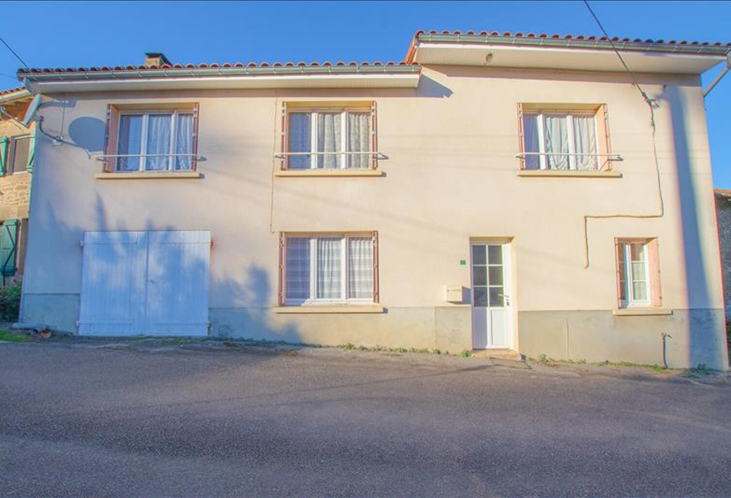 Maison en pierre de 4 pièces principales — photo 1