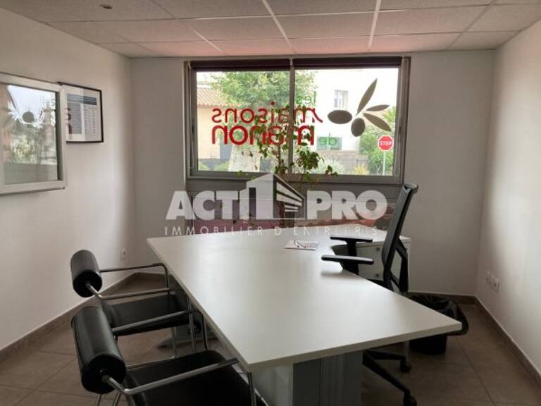 Bureaux à louer — photo 1
