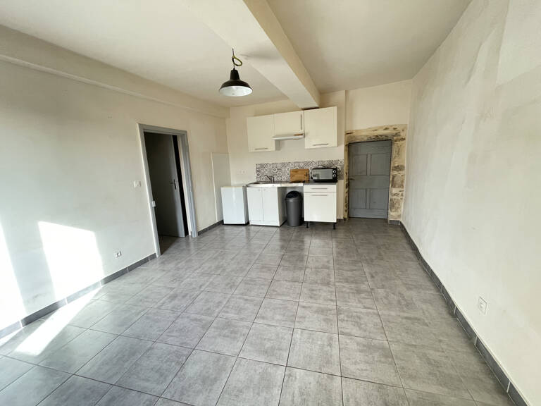 À VENDRE -  IMMEUBLE - CLARENSAC — photo 1
