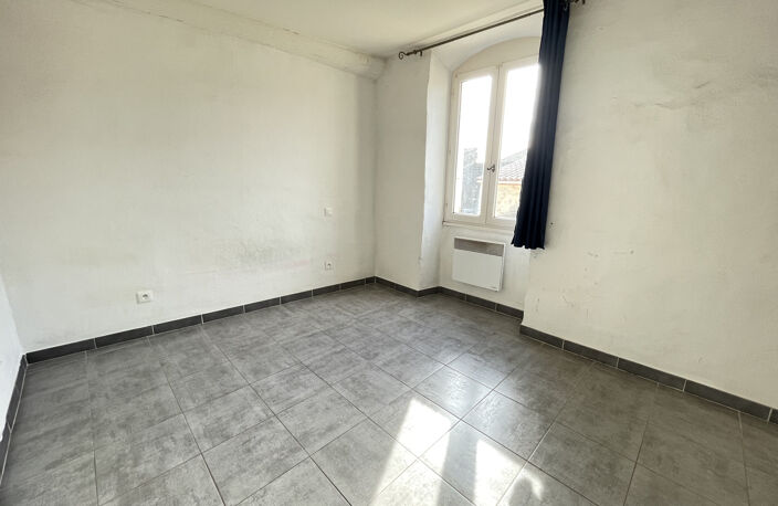 À VENDRE -  IMMEUBLE - CLARENSAC — photo 3
