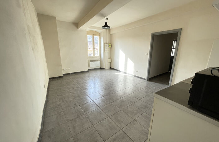 À VENDRE -  IMMEUBLE - CLARENSAC — photo 4