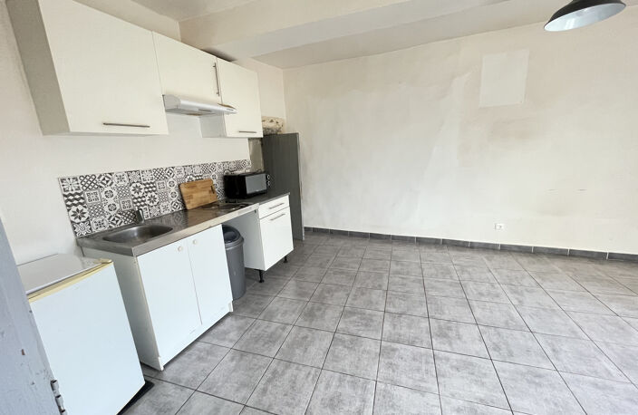 À VENDRE -  IMMEUBLE - CLARENSAC — photo 5