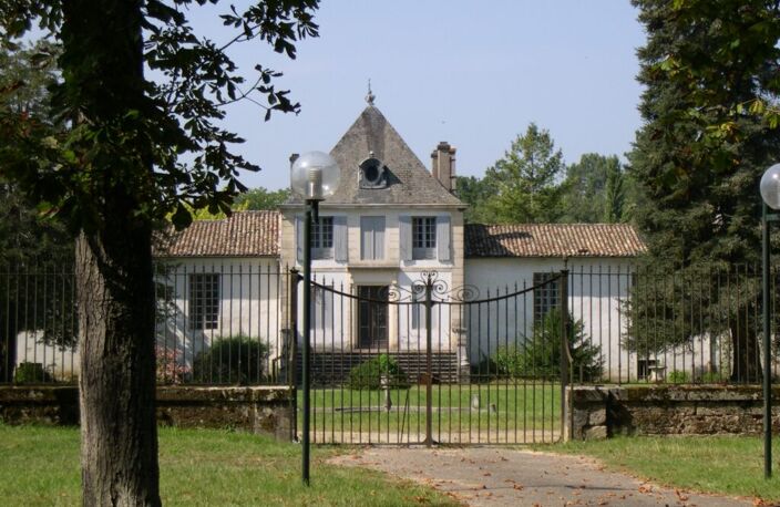Vente programme neuf T2, T3, T4 37 à 83 m² Salles (33770) — photo 3