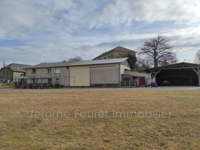 Ensemble habitations et dépendances, dans une impasse — photo 1