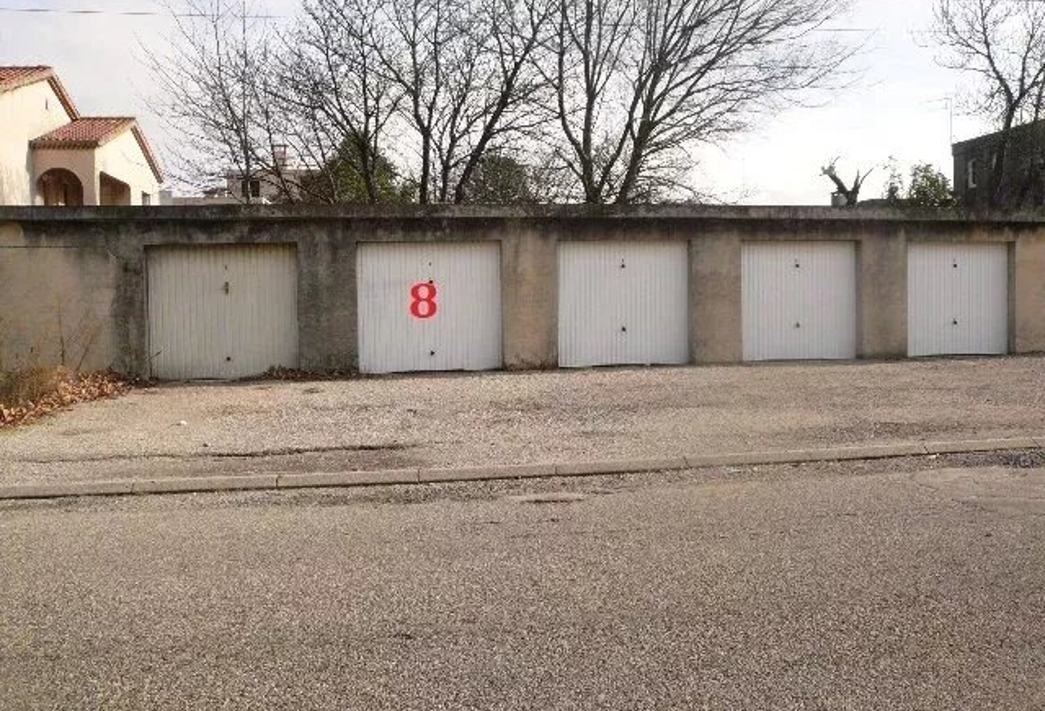 Garage — photo 1