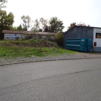 Garage  77500 €