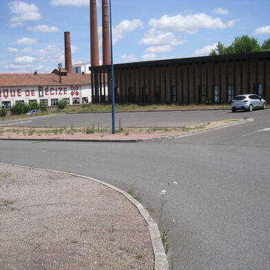 Garage  75000 €