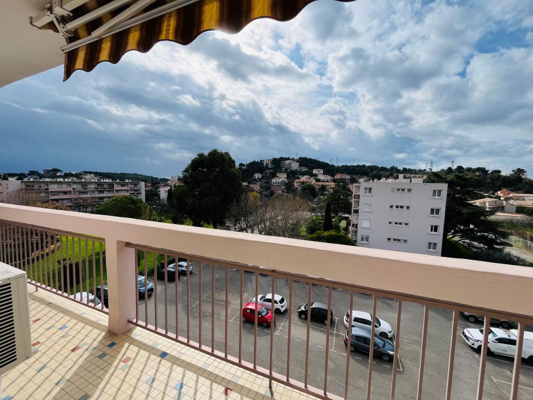 Appartement T4 à vendre Toulon OUEST en dernier étage avec st...