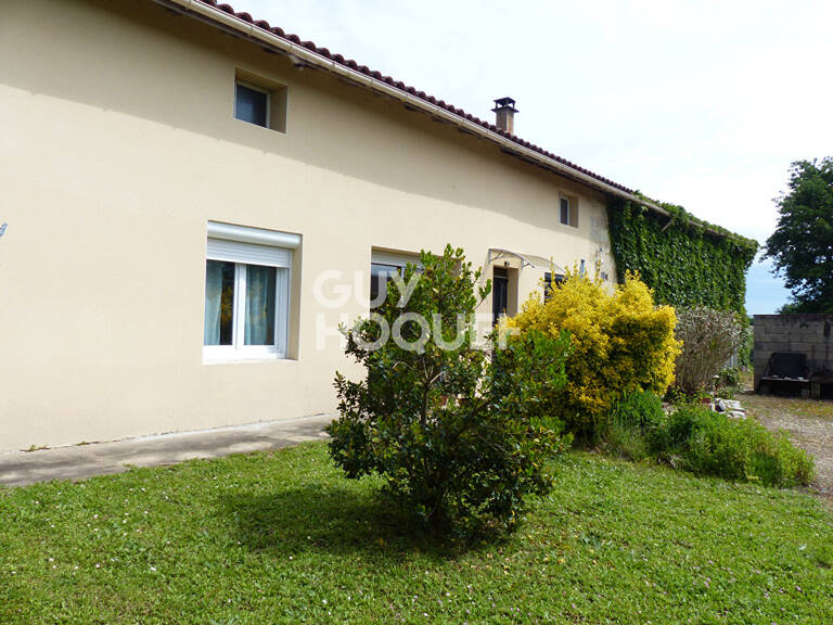 Maison à vendre à Saint Médard de Guizières - Référence 2056 — photo 1