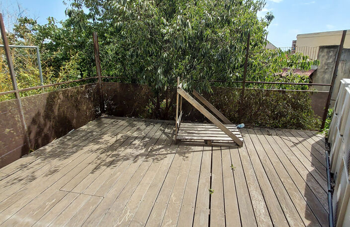 EXCELLENTE RENTABILITE 10% Plateau entier 1er étage 180m2 Bu — photo 2