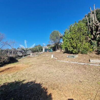 Terrain  450000 €