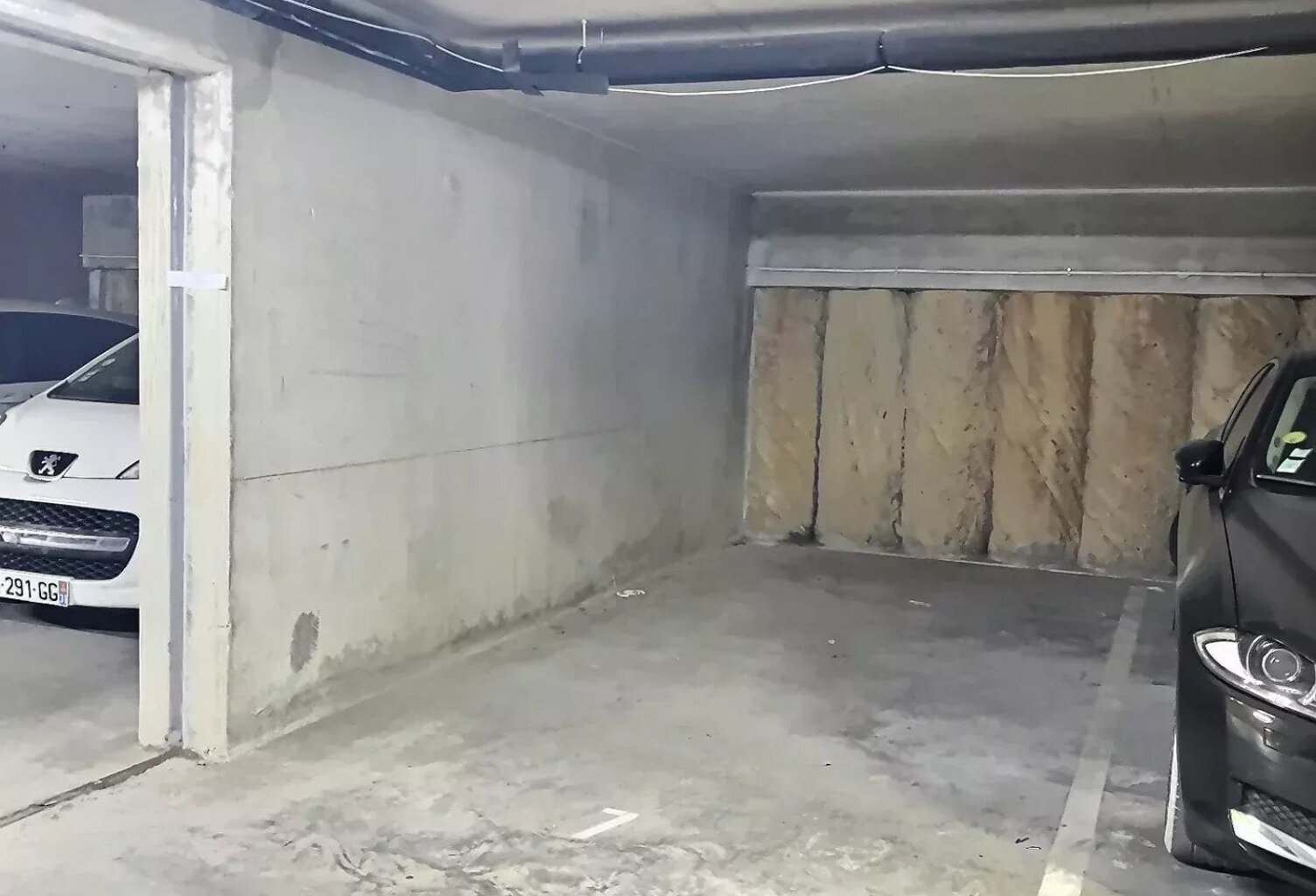 OVALIE - PARKING A VENDRE — photo 1