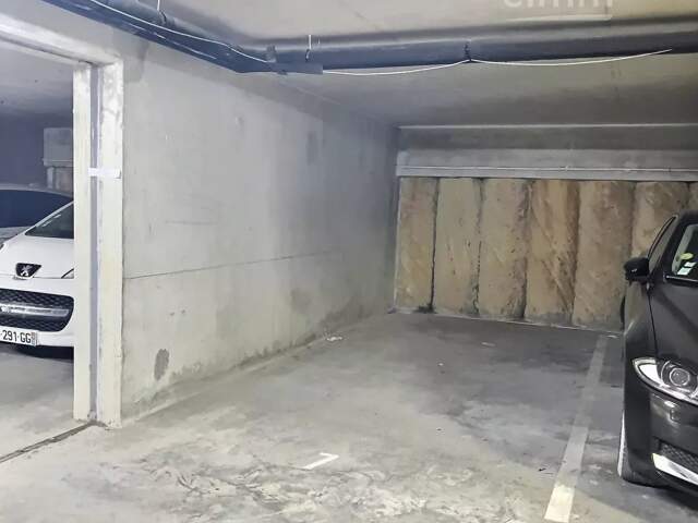 OVALIE - PARKING A VENDRE — photo du bien