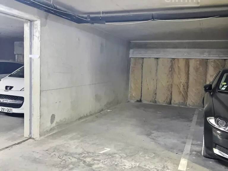 OVALIE - PARKING A VENDRE — photo 1