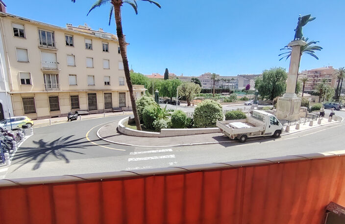 2 PIECES CENTRE VILLE — photo 3