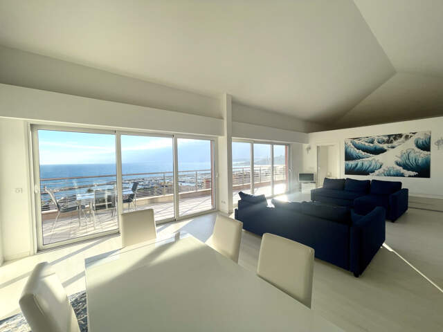 4 PIECES DERNIER ETAGE A MENTON GARAVAN — photo du bien