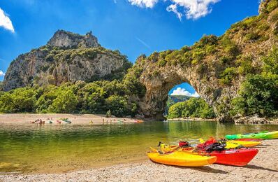 vente commerce 890 000 € à proximité de Vallon-Pont-d'Arc (07150)