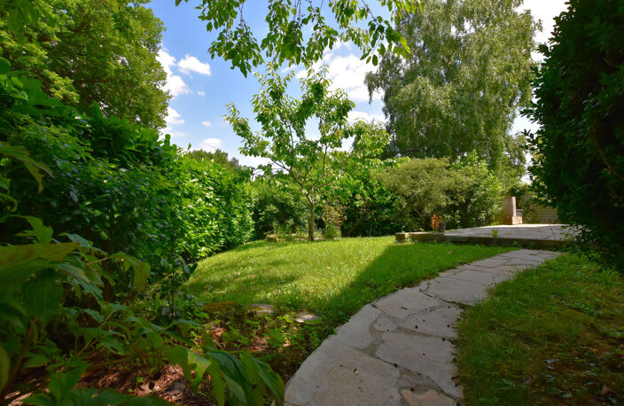 78690 LES ESSARTS LE ROI  Charmante maison de 8 pièces 6 cha — photo 2