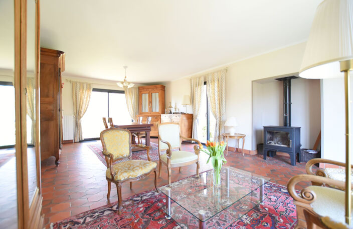 78690 LES ESSARTS LE ROI  Charmante maison de 8 pièces 6 cha — photo 5