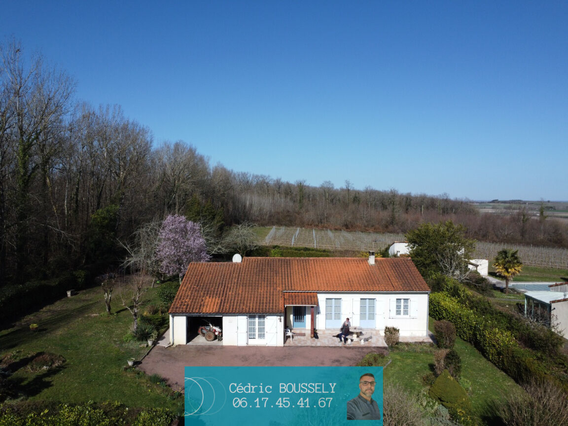 Villa / Maison  T6 à vendre Avy 17800