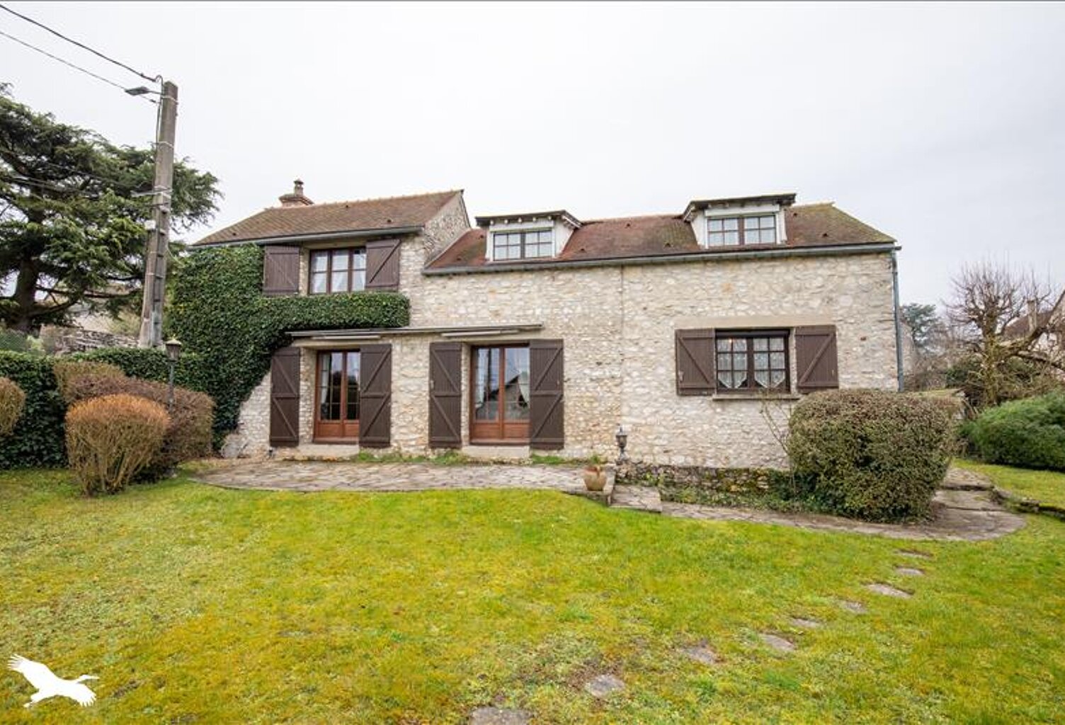 Maison en pierre de 5 pièces principales — photo 1
