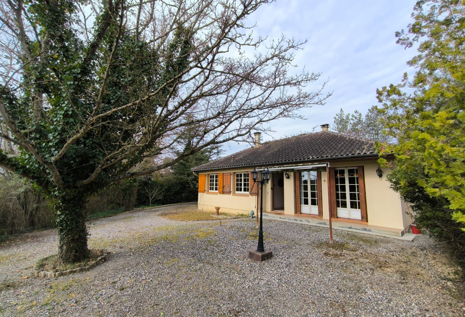 Maison T3 avec garage sur 4 600 m2 de terrain — photo 1