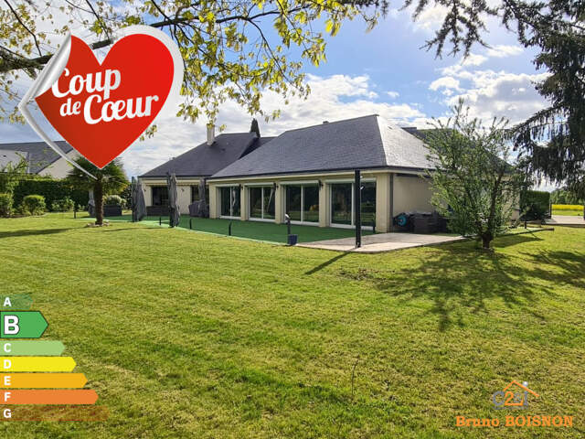 Maison 8 pièces 317 m2 avec piscine — photo du bien