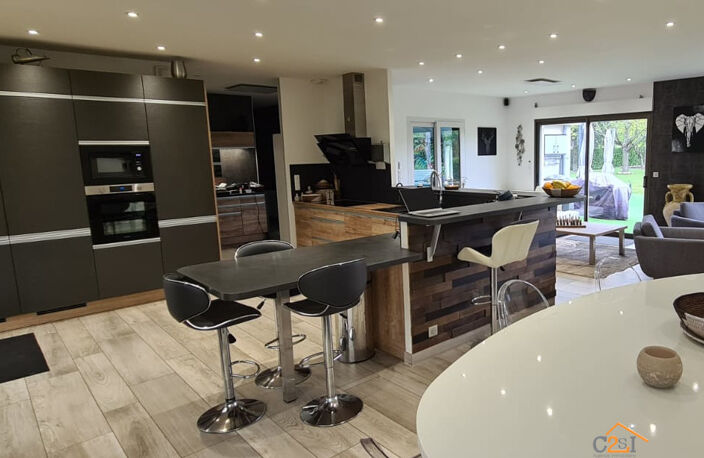 Maison 8 pièces 317 m2 avec piscine — photo 3