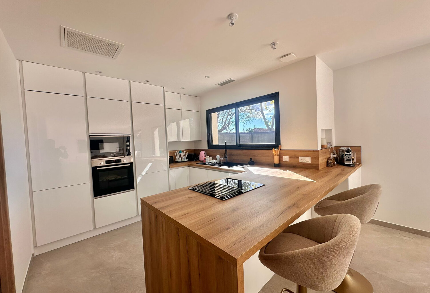 Vente - PAULHAN - MAISON R+1 avec 4 chambres + Piscine et ga — photo 1