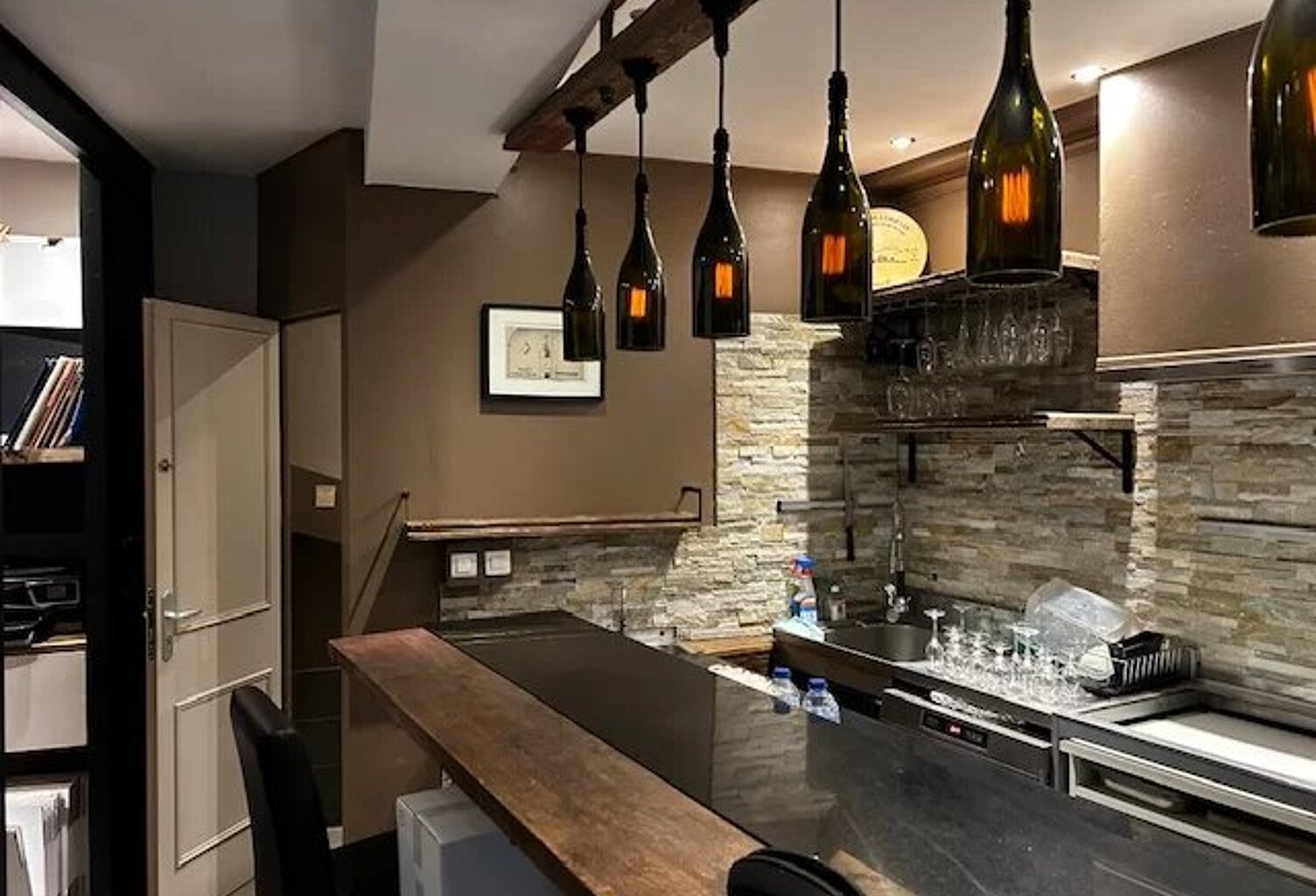 Local commercial Bar — photo 1