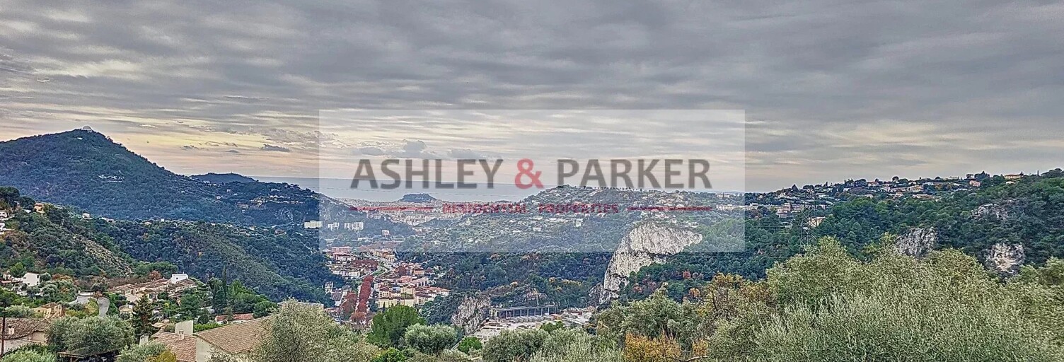 Terrain  2450 m² à vendre à Saint-André-de-la-Roche (06730)