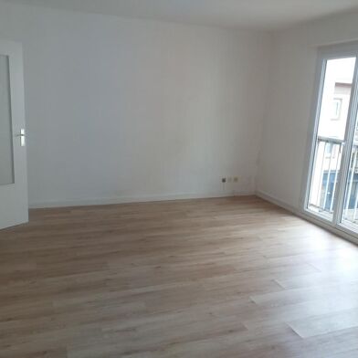 Appartement 4 pièces 207675 €