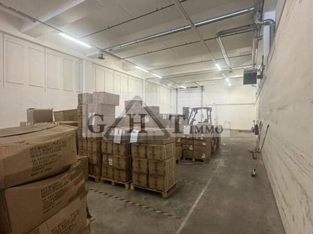 LOCAL D'ACTIVITÉS/BUREAUX 1080M2 A VENDRE MONTREUIL — photo du bien
