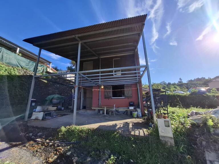 A Vendre Maison  Type F5 à rénover 70M2  Le Petit Tampon — photo 1