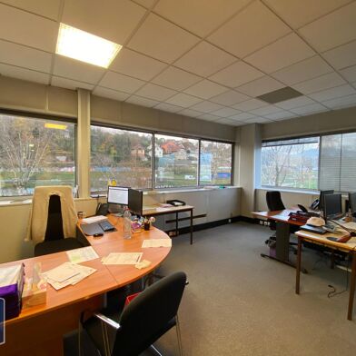 Bureau 9 pièces 377000 €