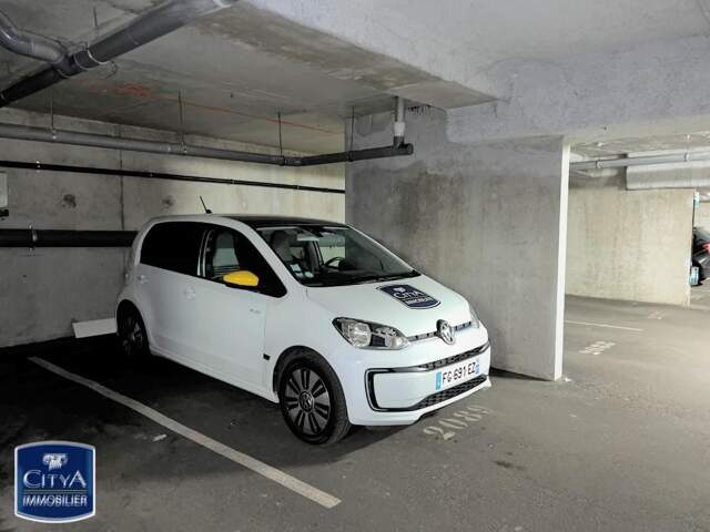 Garage à Tours — photo du bien
