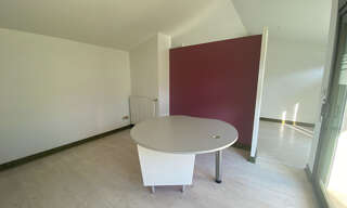 Bureau  38 m² à louer à Jonzac (17500)