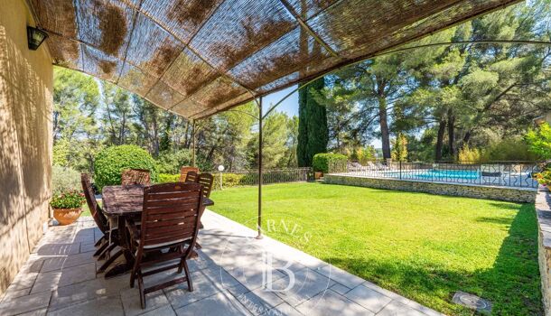 Villa / Maison 6 pièces  à vendre Les Milles 13290