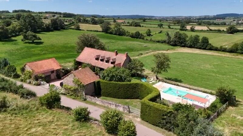 Villa / Maison  T5 à vendre Saint-Bonnet-de-Joux 71220