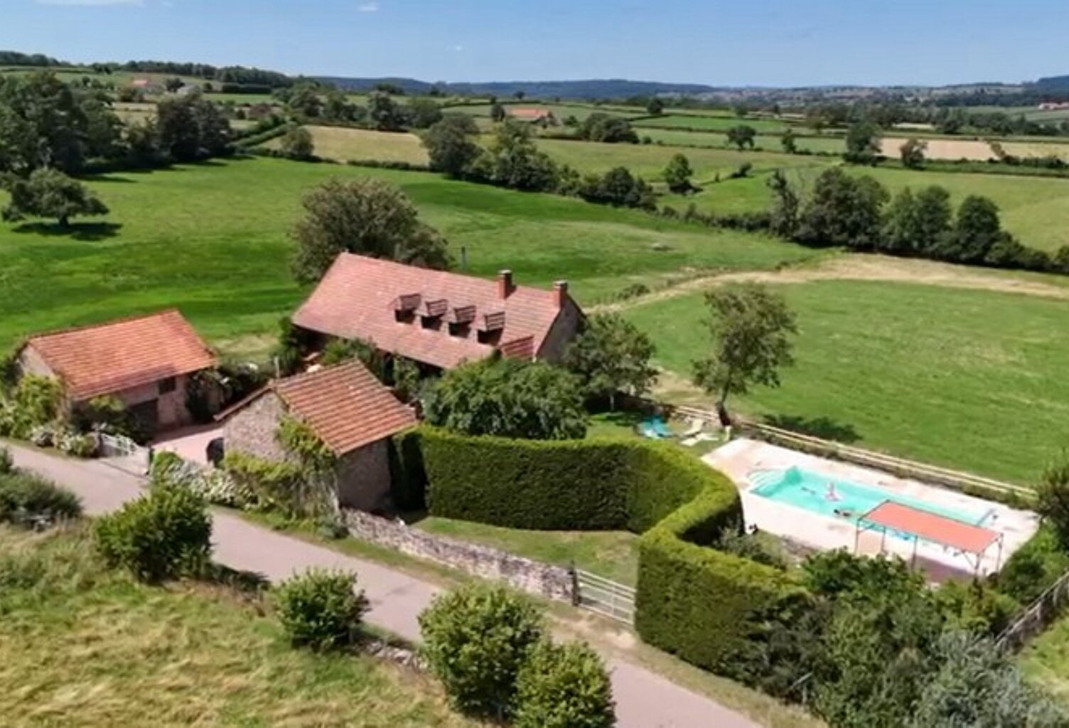 BELLE MAISON EN PIERRE ISOLEE AVEC VUE — photo 1