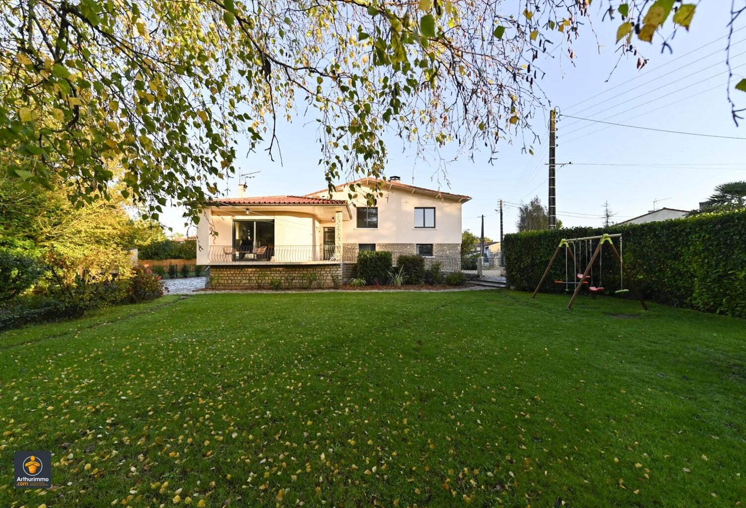 Maison d'architecte 218 m2 - SAINT SYMPHORIEN — photo 1