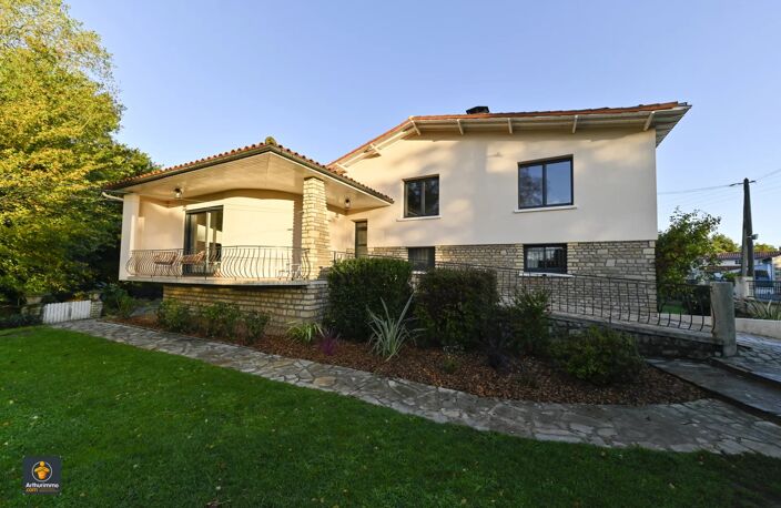 Maison d'architecte 218 m2 - SAINT SYMPHORIEN — photo 3