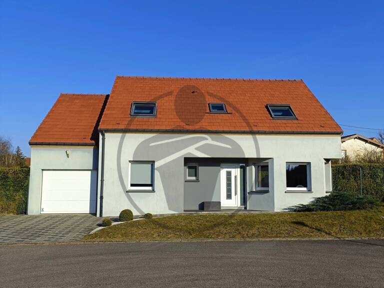 Maison individuelle F6 de 152m² en impasse — photo 1