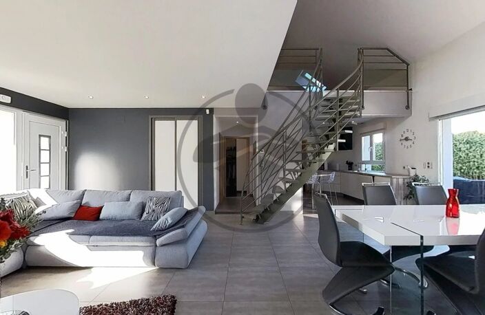 Maison individuelle F6 de 152m² en impasse — photo 3