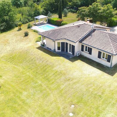 Maison 7 pièces 305000 €