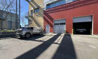Commerce  3954 m² à louer à Saint-Priest (69800)