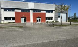 Commerce  3954 m² à louer à Saint-Priest (69800)