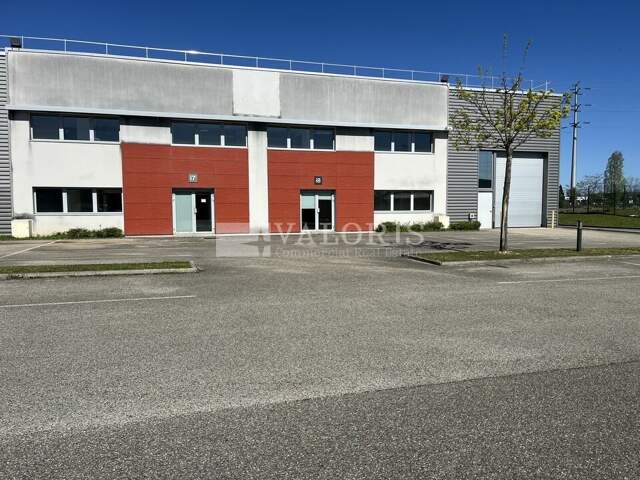LOCAUX D'ACTIVITES à LOUER — photo du bien